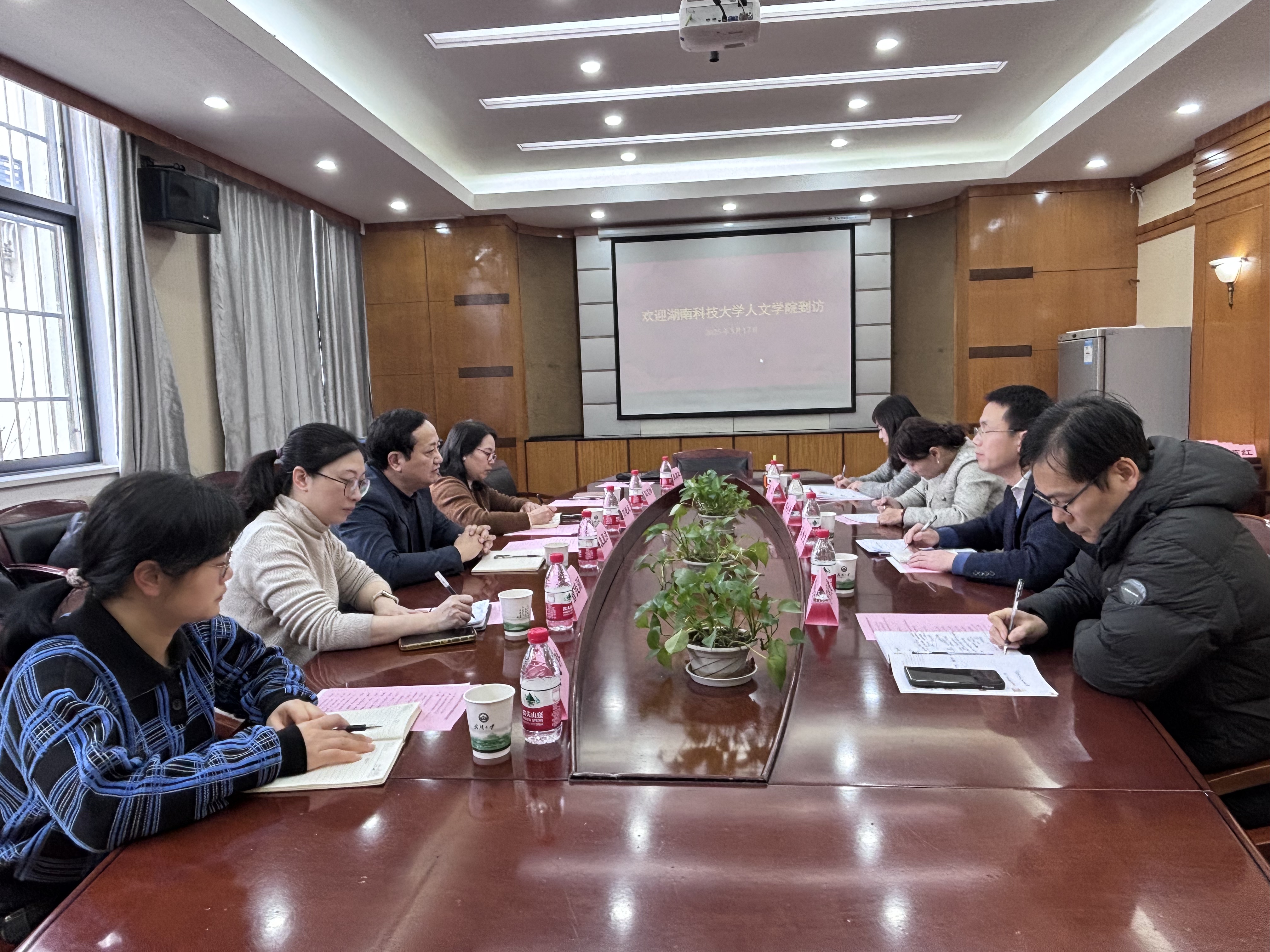 e82a07dbebd745feb5f5fe883efc78a1.jpg e82a07dbebd745feb5f5fe883efc78a1.jpg